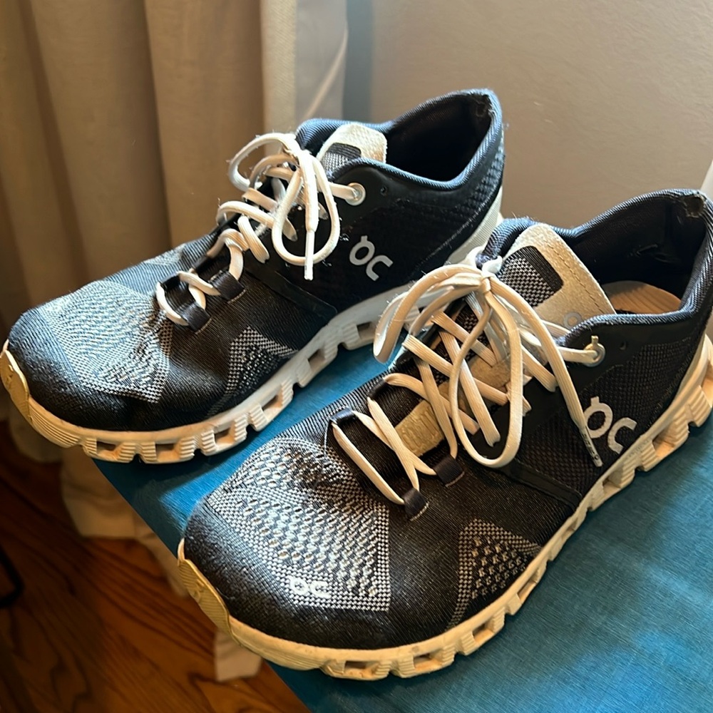 ON Cloud X Womens Running Shoe Size 7W